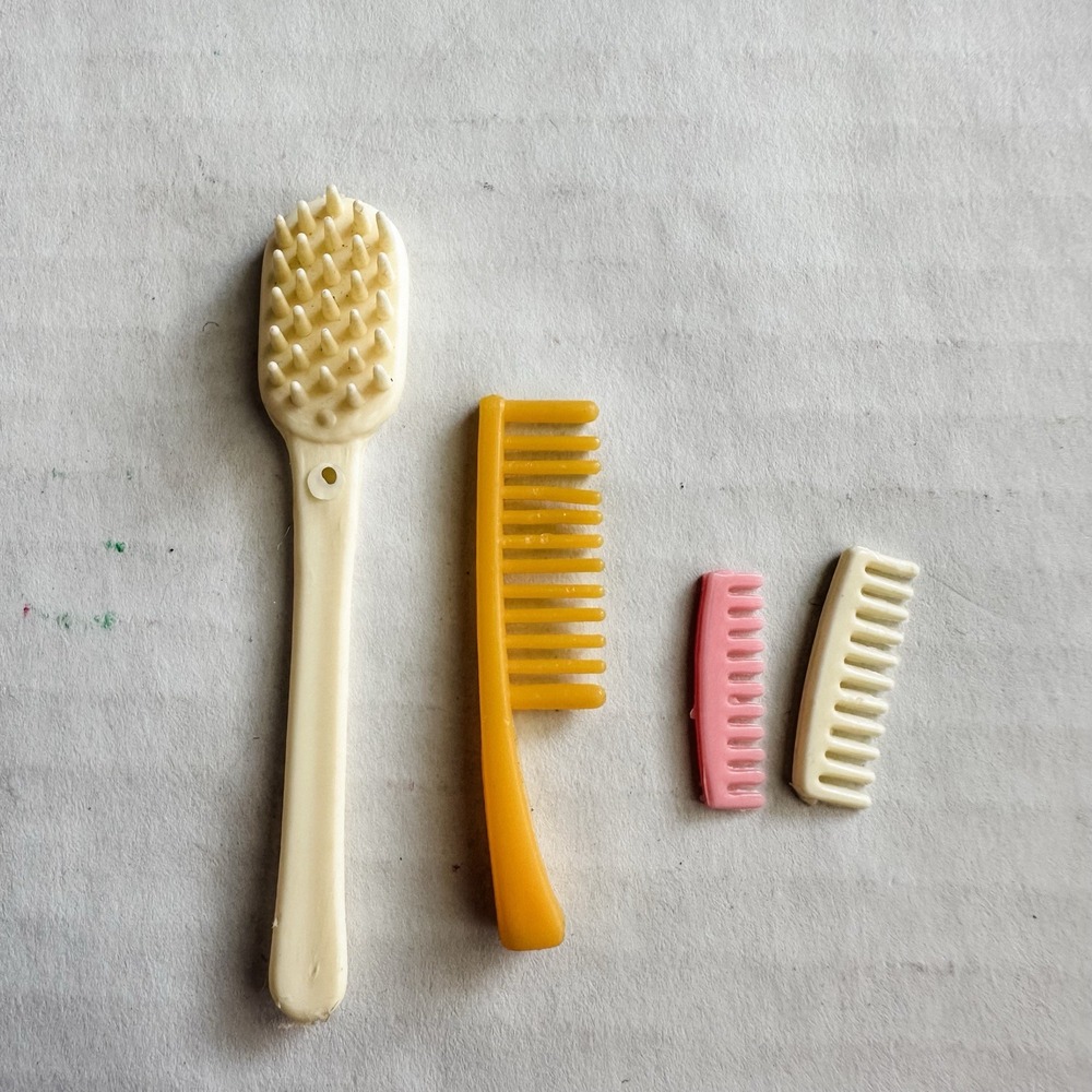 Vintage 1960's Barbie Hair Brushes &‎ Combs